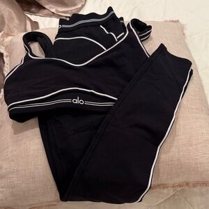 ALO Yoga Black and White Set, M Top, S Leggings